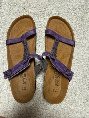 Naot Purple Beaded T-Strap Sandals new. Never worn.